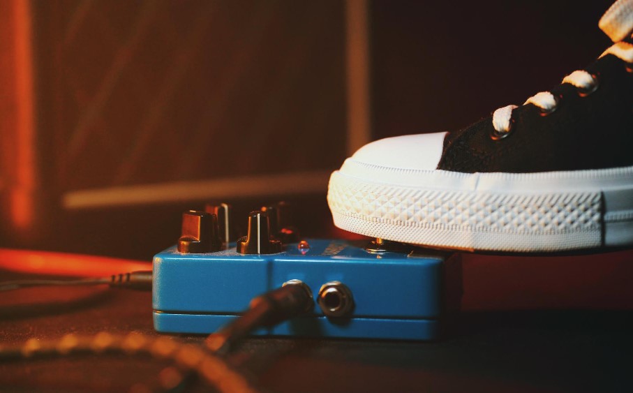 ¿En qué pedales invertir para mejorar la pedalera de tu guitarra eléctrica?